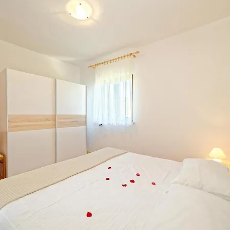 Klaudio 634 Konukevi 3*