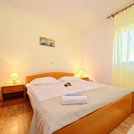Klaudio 634 Konukevi Drenje (Istria)